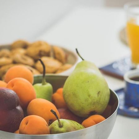 Gazia Guesthouse Milos 아다마스 외부 사진