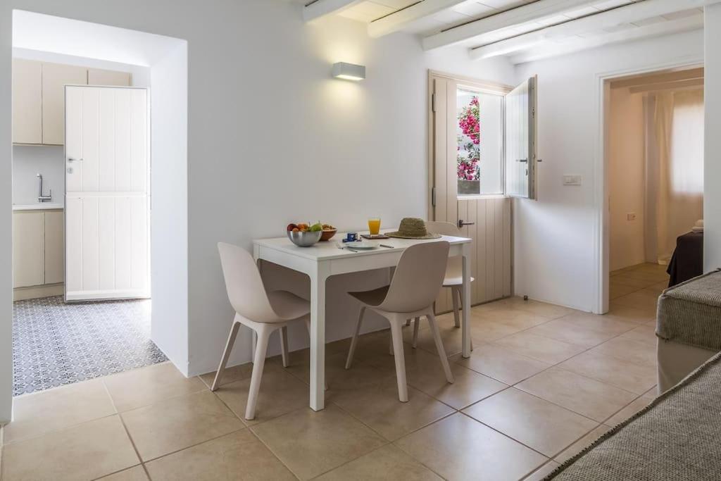 Gazia Guesthouse Milos 아다마스 외부 사진