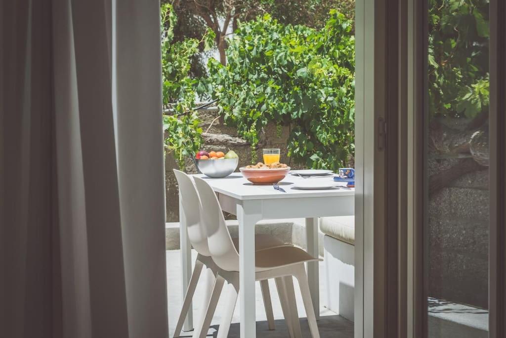 Gazia Guesthouse Milos 아다마스 외부 사진