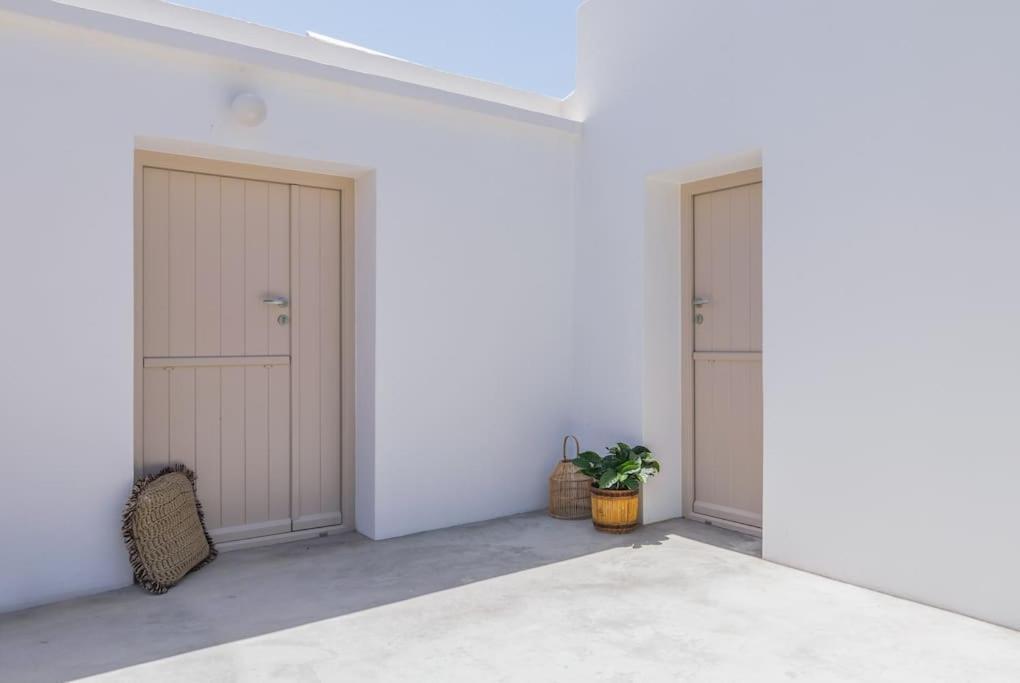 Gazia Guesthouse Milos 아다마스 외부 사진
